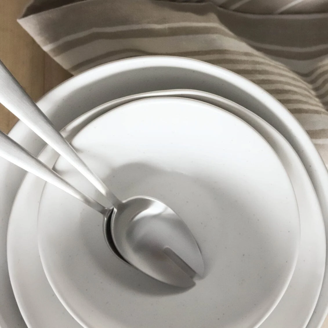 Fable Serving Ceramics Set - Image 9