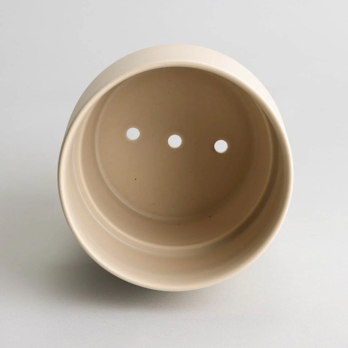 Fable Medium Planter - Medium / Shoreline Sand - Image 9